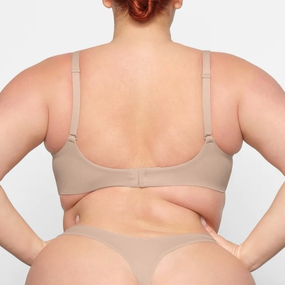 SKIMS FITS EVERYBODY PLUNGE BRA - 1997 - Picture 2 of 4